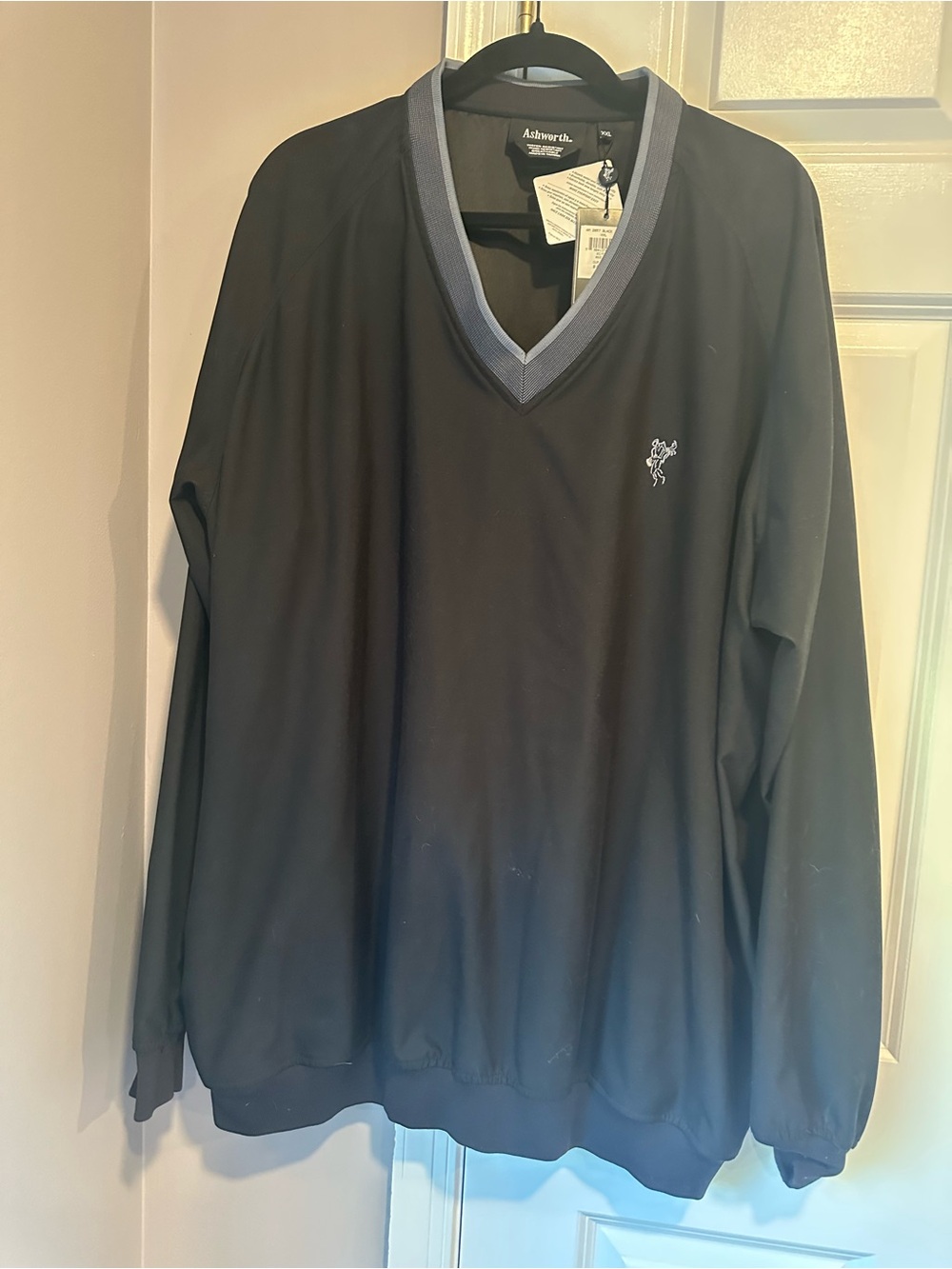 Ashworth Black V-Neck Pullover water resistant with Teflon size XXL. NWT!!!